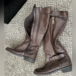 Aerosols Brown Boots